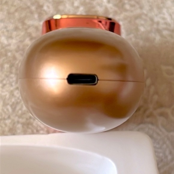 Brand New Radio Frequency Skin Tightening Lifting Anti-Aging Face Massager - Picture 9 of 12